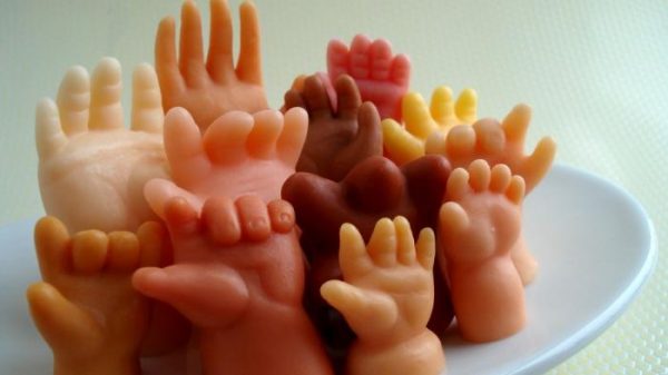 Sabun berbentuk tangan bayi - Tribunnews.com