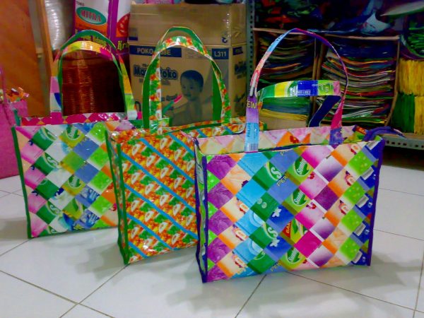 Tas Dari Kemasan Bekas - Nuplastika