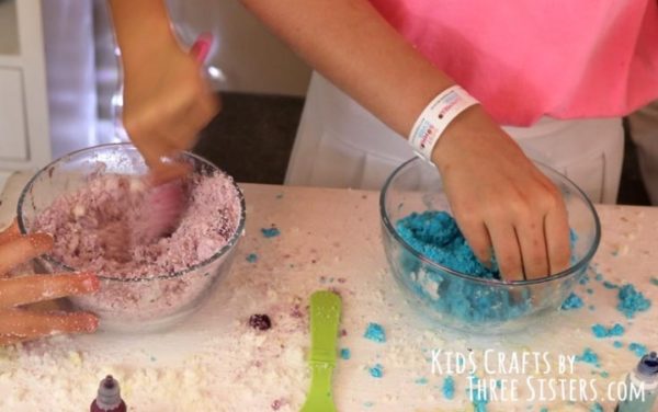 Cara Mudah DIY Membuat Sabun Air Es Krim untuk Anak-Anak