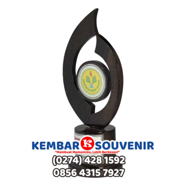 6 Kado Ulang Tahun Menarik Rekomendasi untuk Sahabat Anda