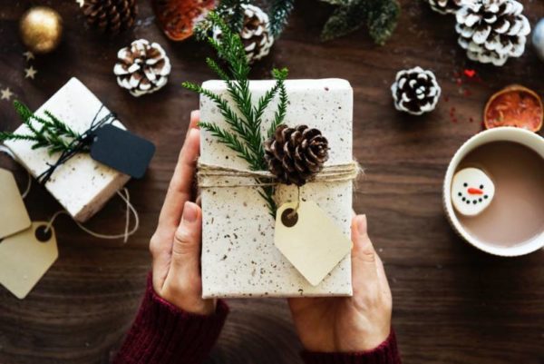 Barang Digital yang Cocok Sebagai Hadiah untuk Rekan Kerja